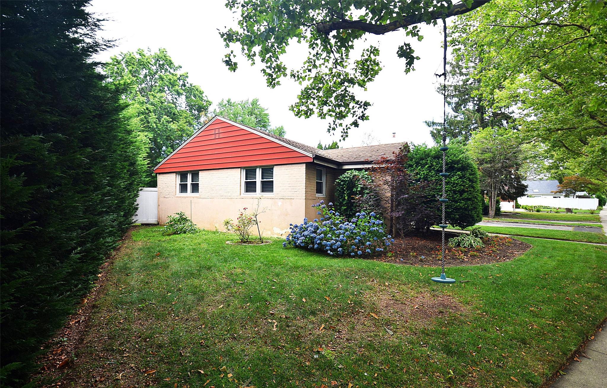 366 Peninsula Boulevard, Lynbrook, NY 11563