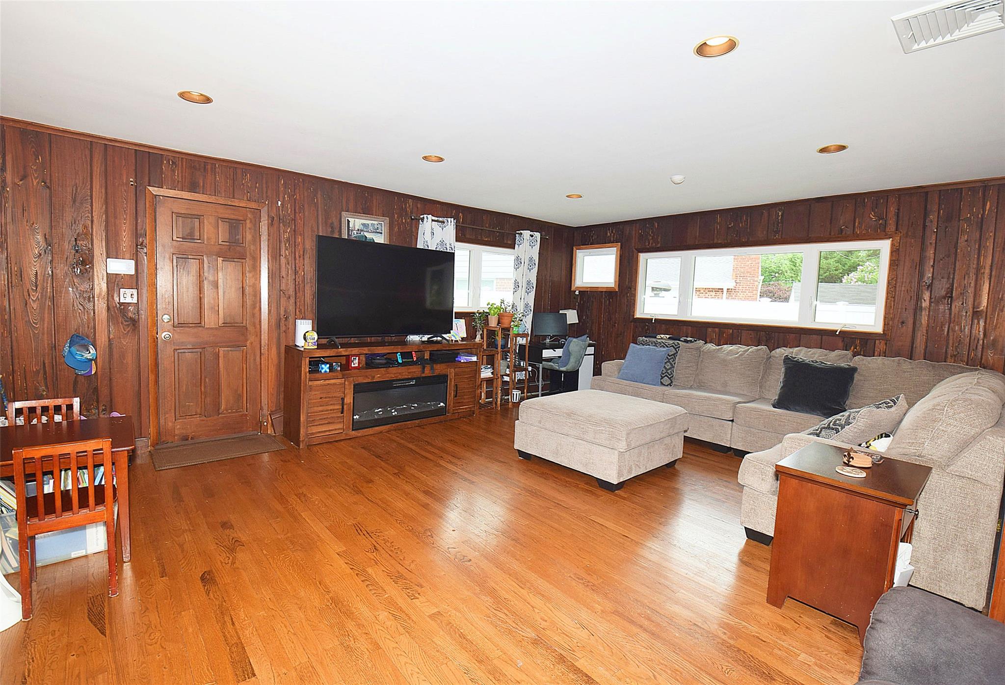 366 Peninsula Boulevard, Lynbrook, NY 11563