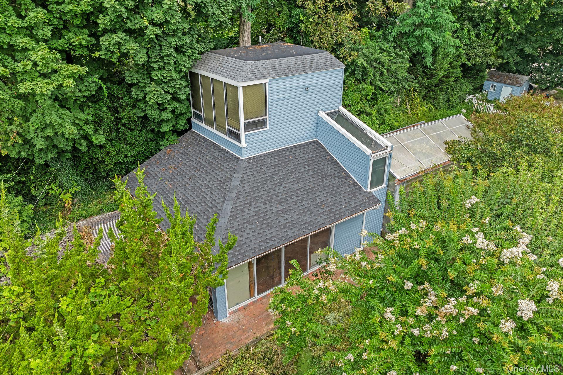 13 Whitney Circle, Glen Cove, NY 11542