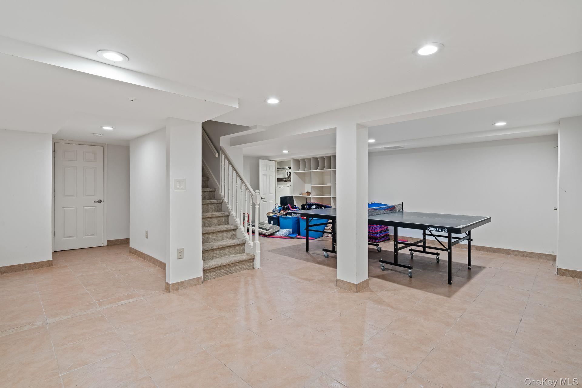 13 Whitney Circle, Glen Cove, NY 11542