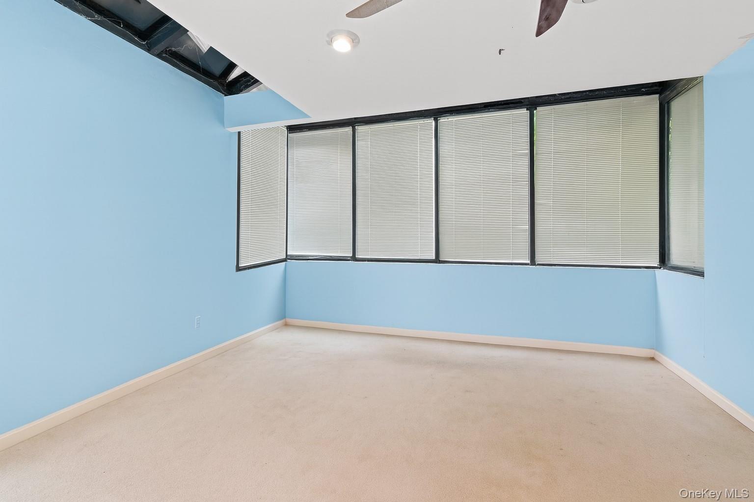 13 Whitney Circle, Glen Cove, NY 11542