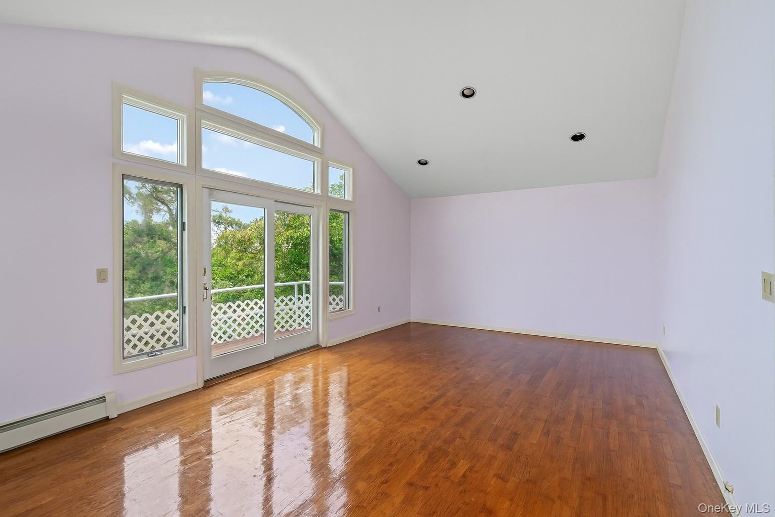 13 Whitney Circle, Glen Cove, NY 11542