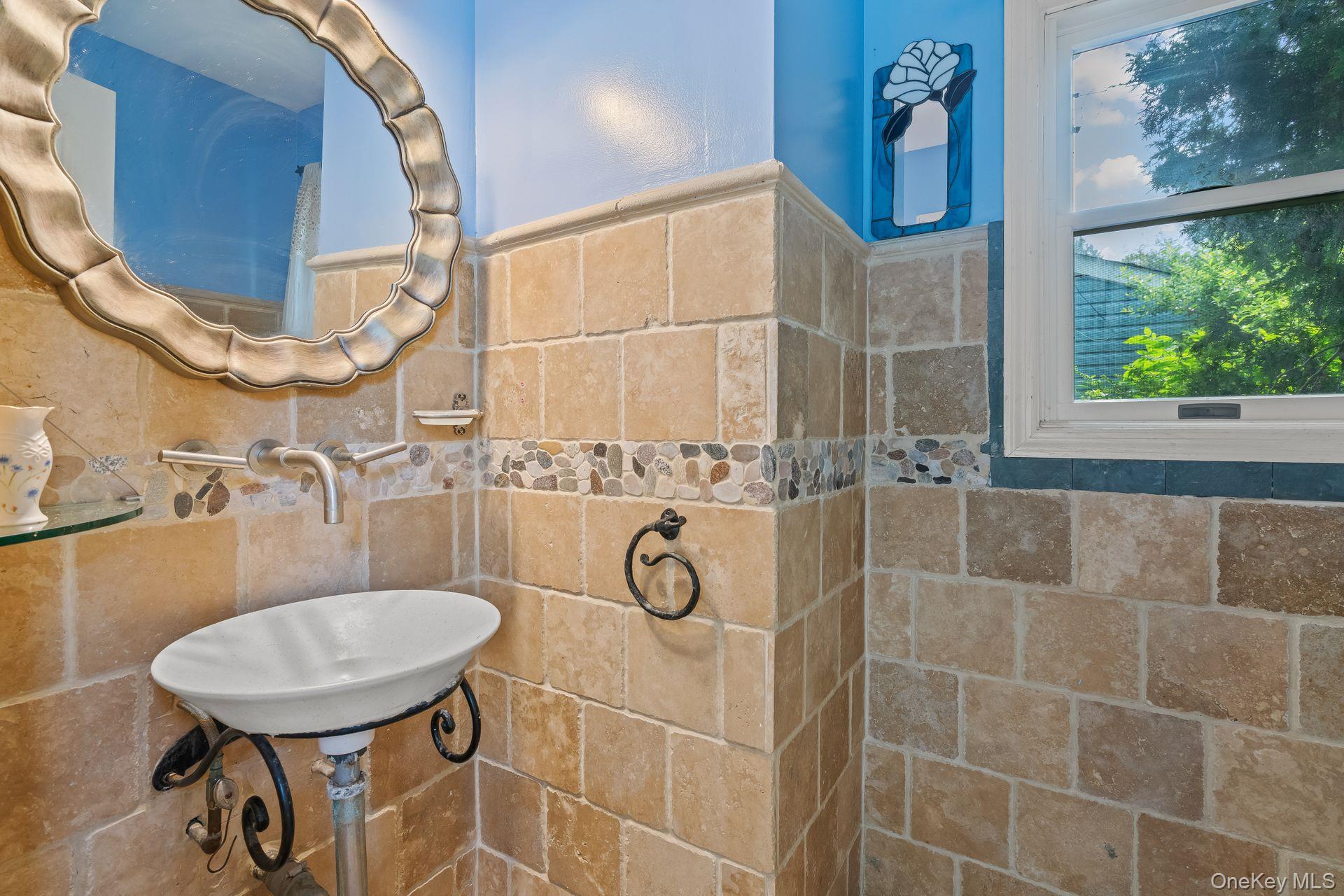 13 Whitney Circle, Glen Cove, NY 11542