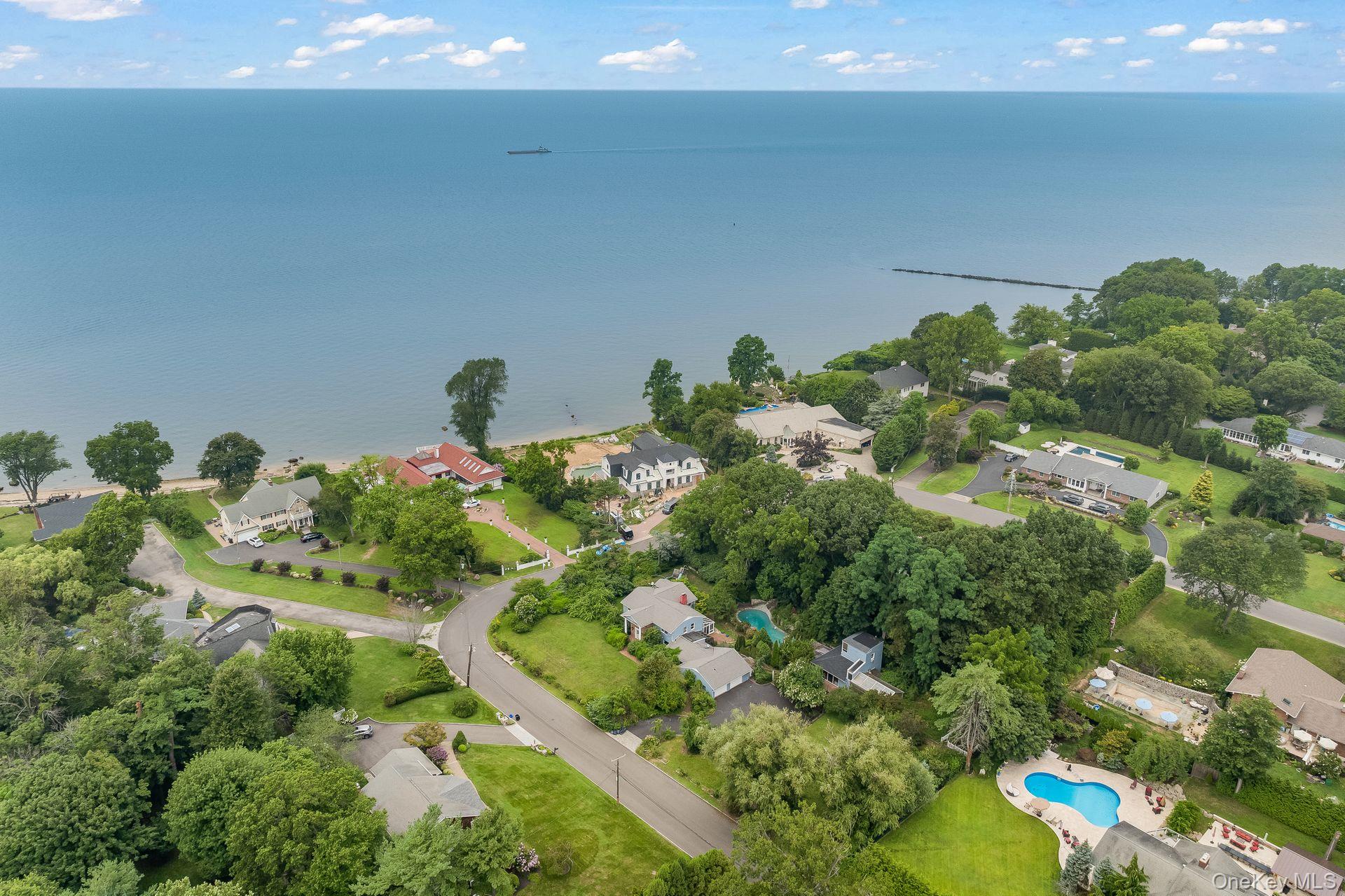 13 Whitney Circle, Glen Cove, NY 11542