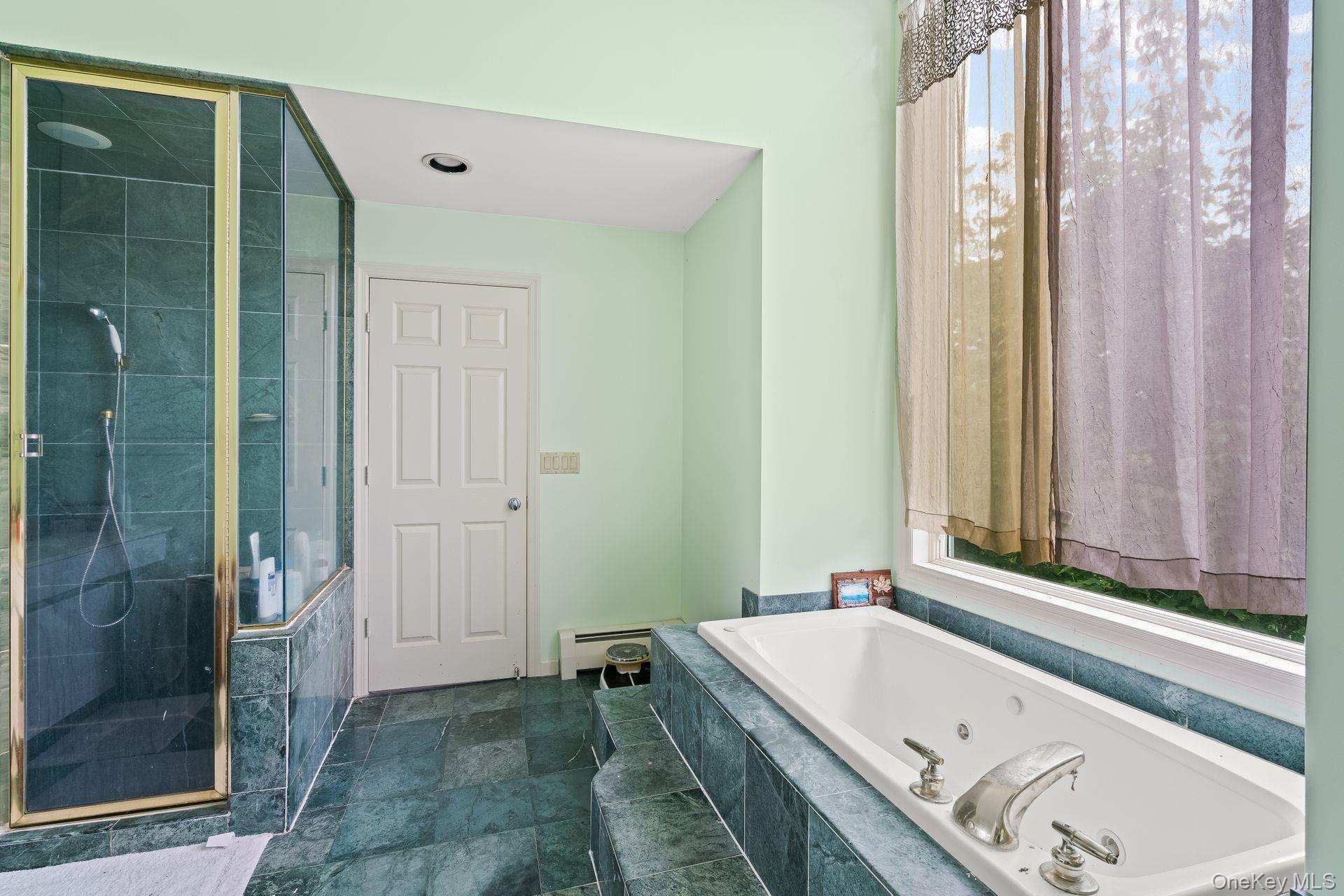 13 Whitney Circle, Glen Cove, NY 11542