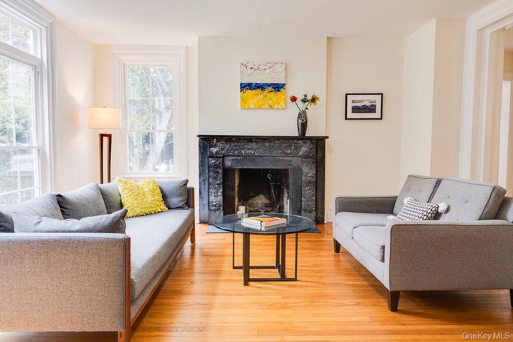 592 Landing Avenue, Smithtown, NY 11787