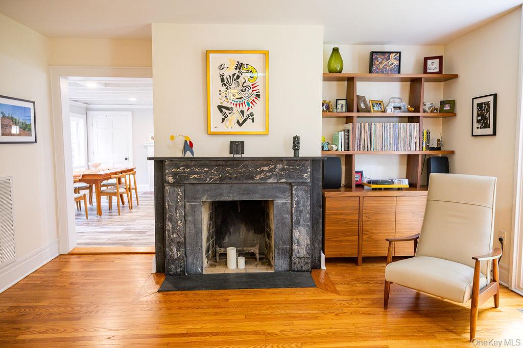 592 Landing Avenue, Smithtown, NY 11787