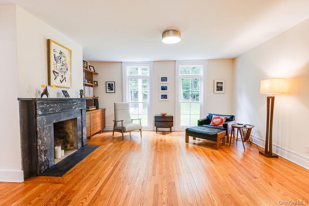 592 Landing Avenue, Smithtown, NY 11787