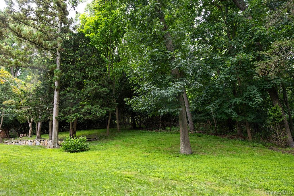 592 Landing Avenue, Smithtown, NY 11787