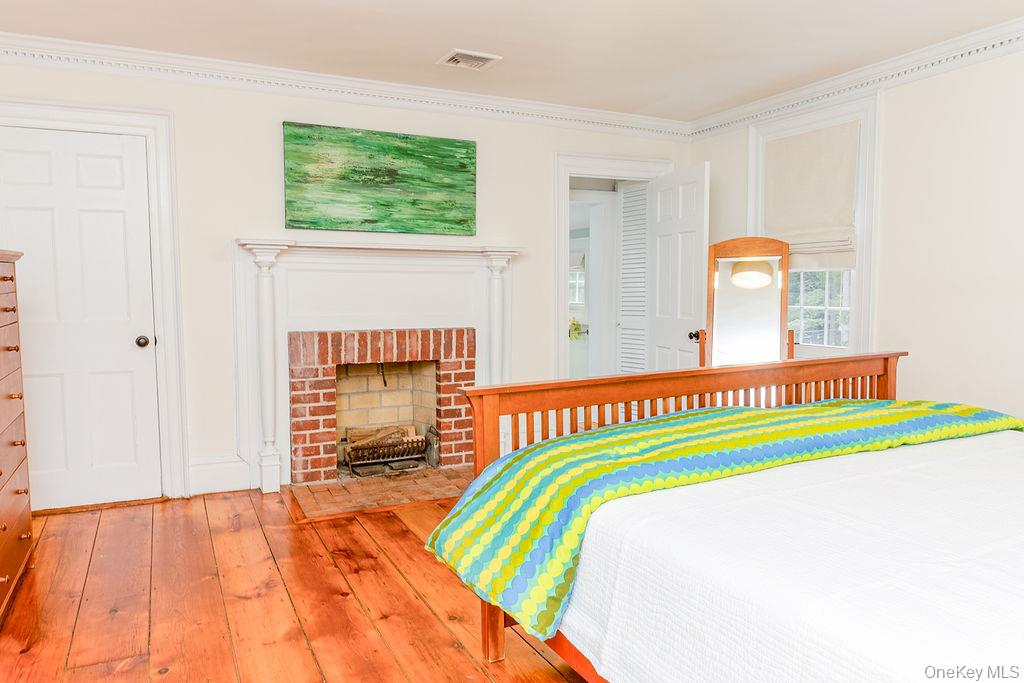 592 Landing Avenue, Smithtown, NY 11787