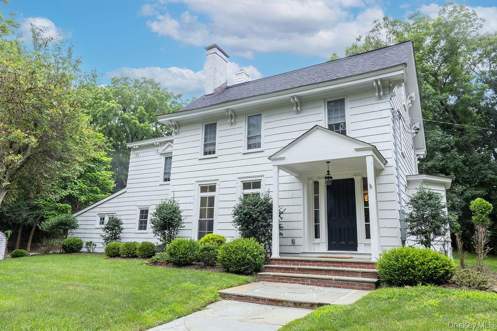 592 Landing Avenue, Smithtown, NY 11787