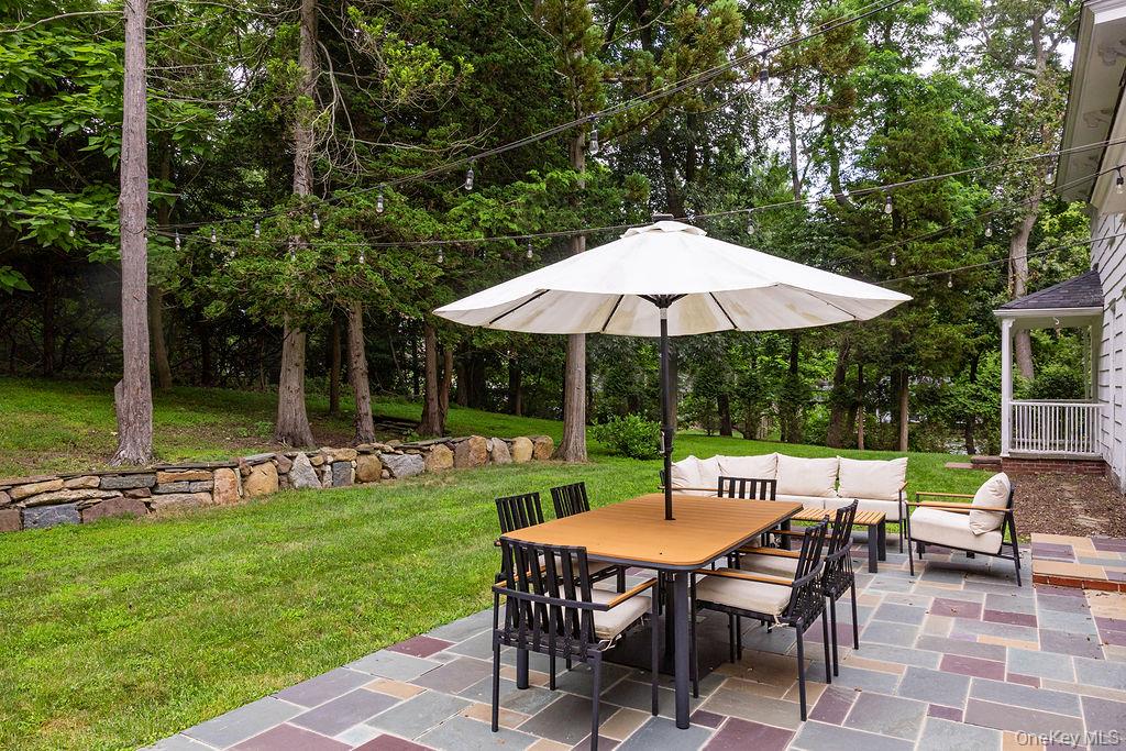 592 Landing Avenue, Smithtown, NY 11787