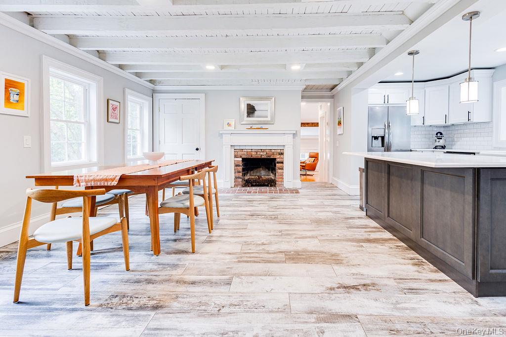 592 Landing Avenue, Smithtown, NY 11787