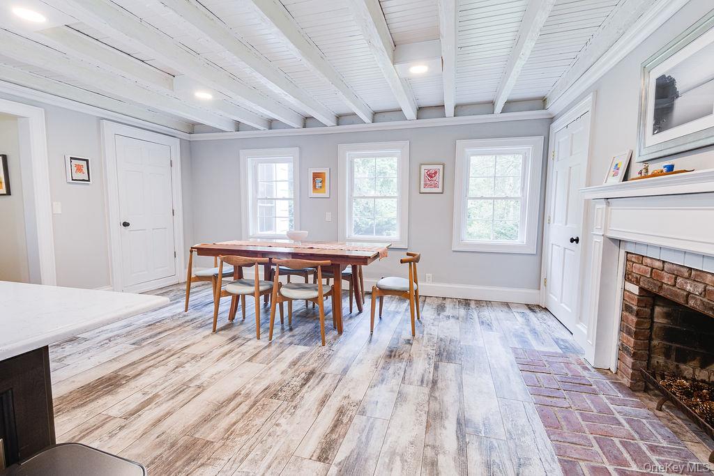 592 Landing Avenue, Smithtown, NY 11787