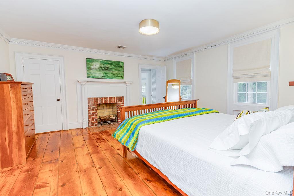 592 Landing Avenue, Smithtown, NY 11787