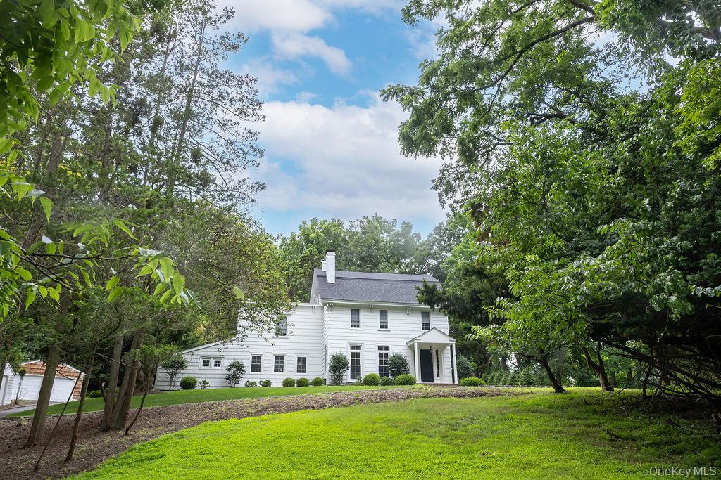 592 Landing Avenue, Smithtown, NY 11787