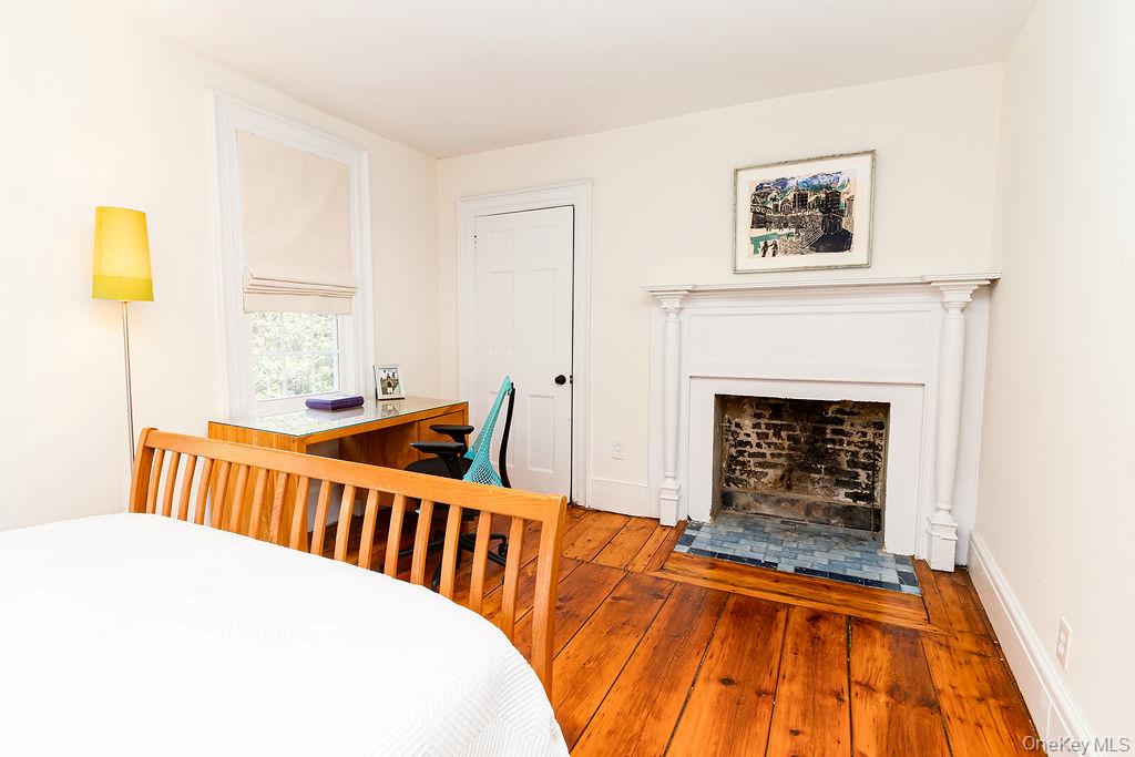 592 Landing Avenue, Smithtown, NY 11787