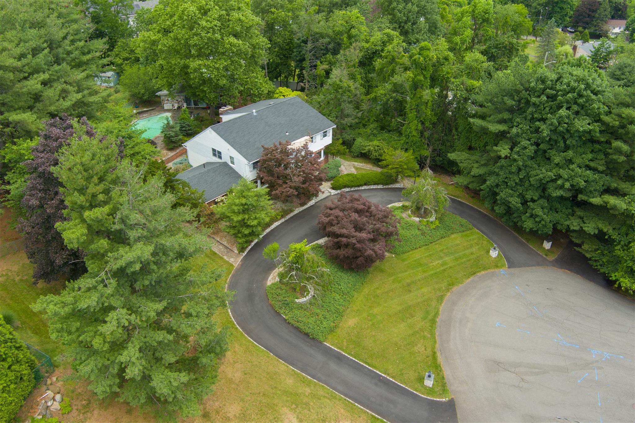 9 Oz Court, Spring Valley, NY 10977