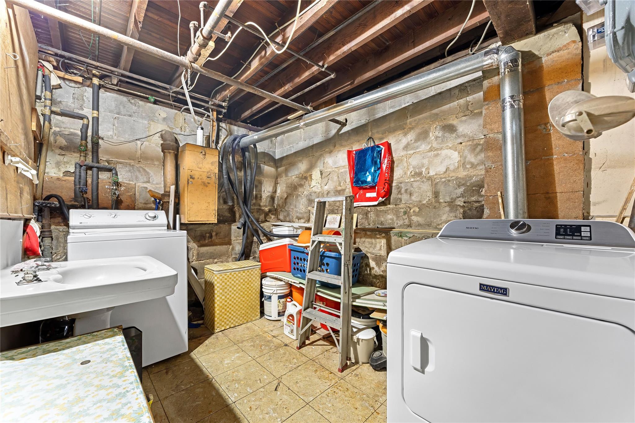 69-31 59th Road, Maspeth, NY 11378