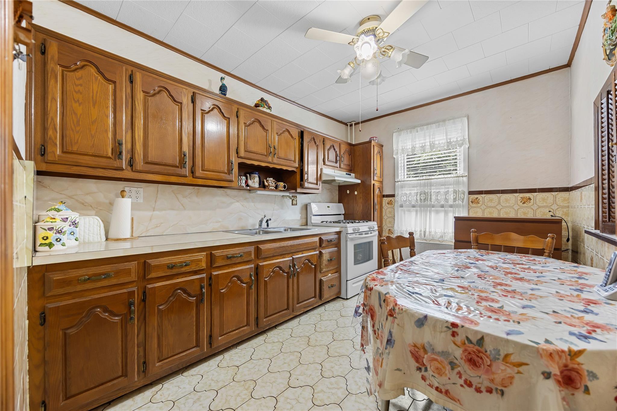 69-31 59th Road, Maspeth, NY 11378