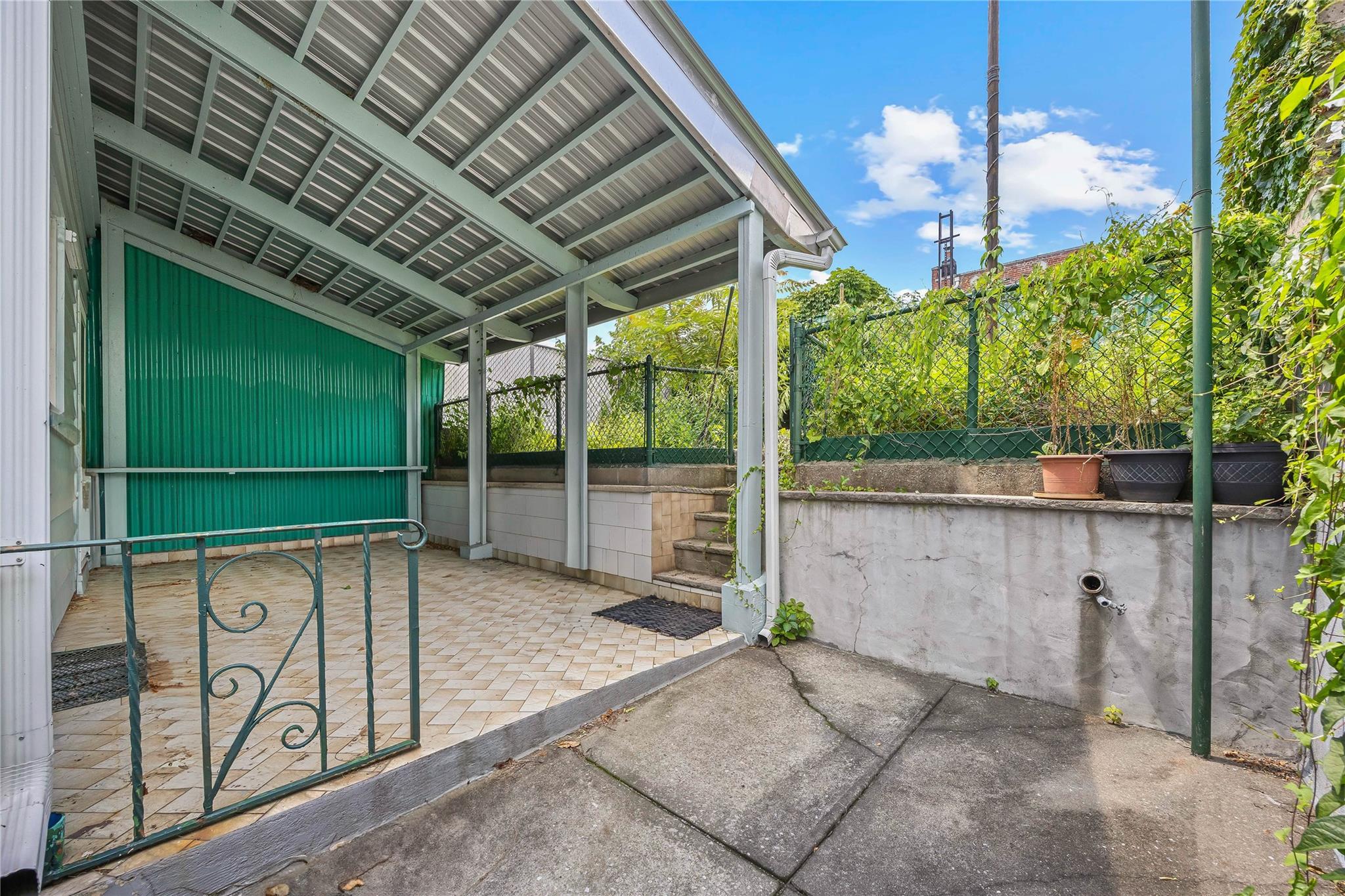 69-31 59th Road, Maspeth, NY 11378