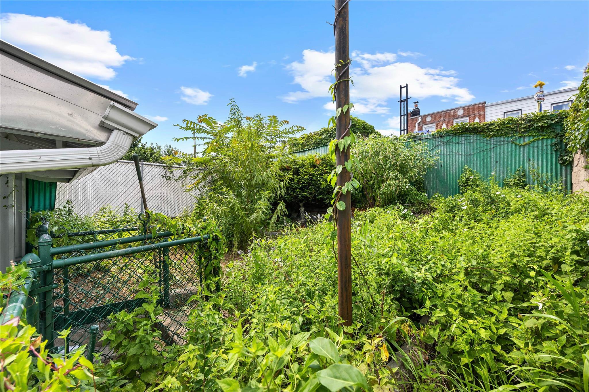 69-31 59th Road, Maspeth, NY 11378