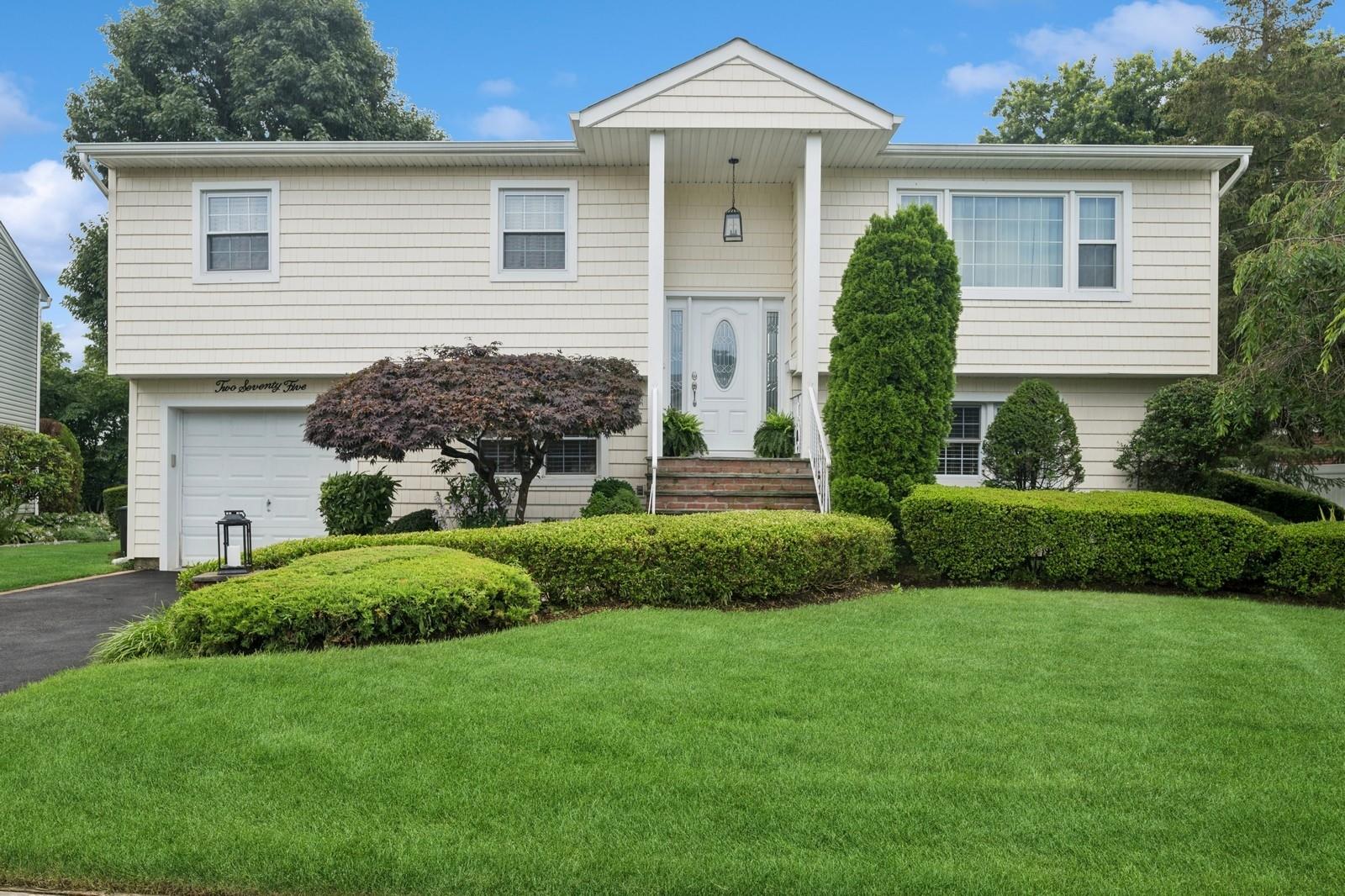 275 Garden Place, West Hempstead, NY 11552
