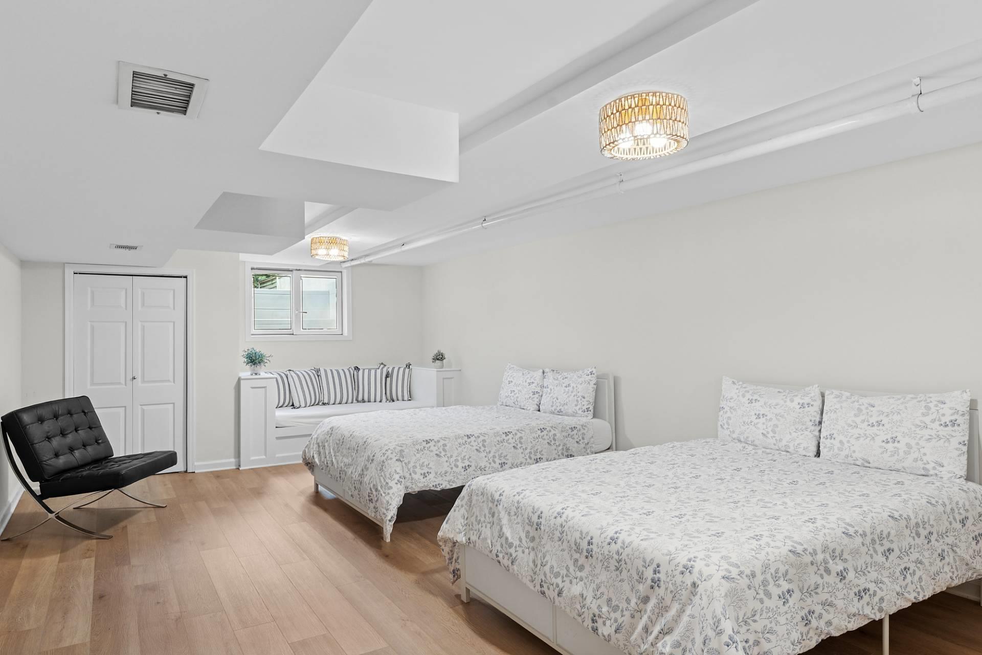 5 Spread Oak Lane, East Hampton, NY 11937