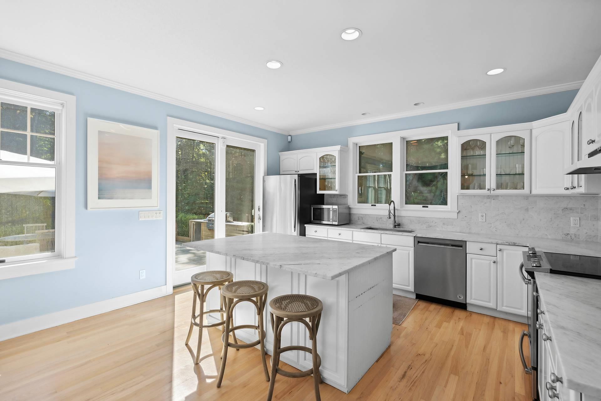 5 Spread Oak Lane, East Hampton, NY 11937