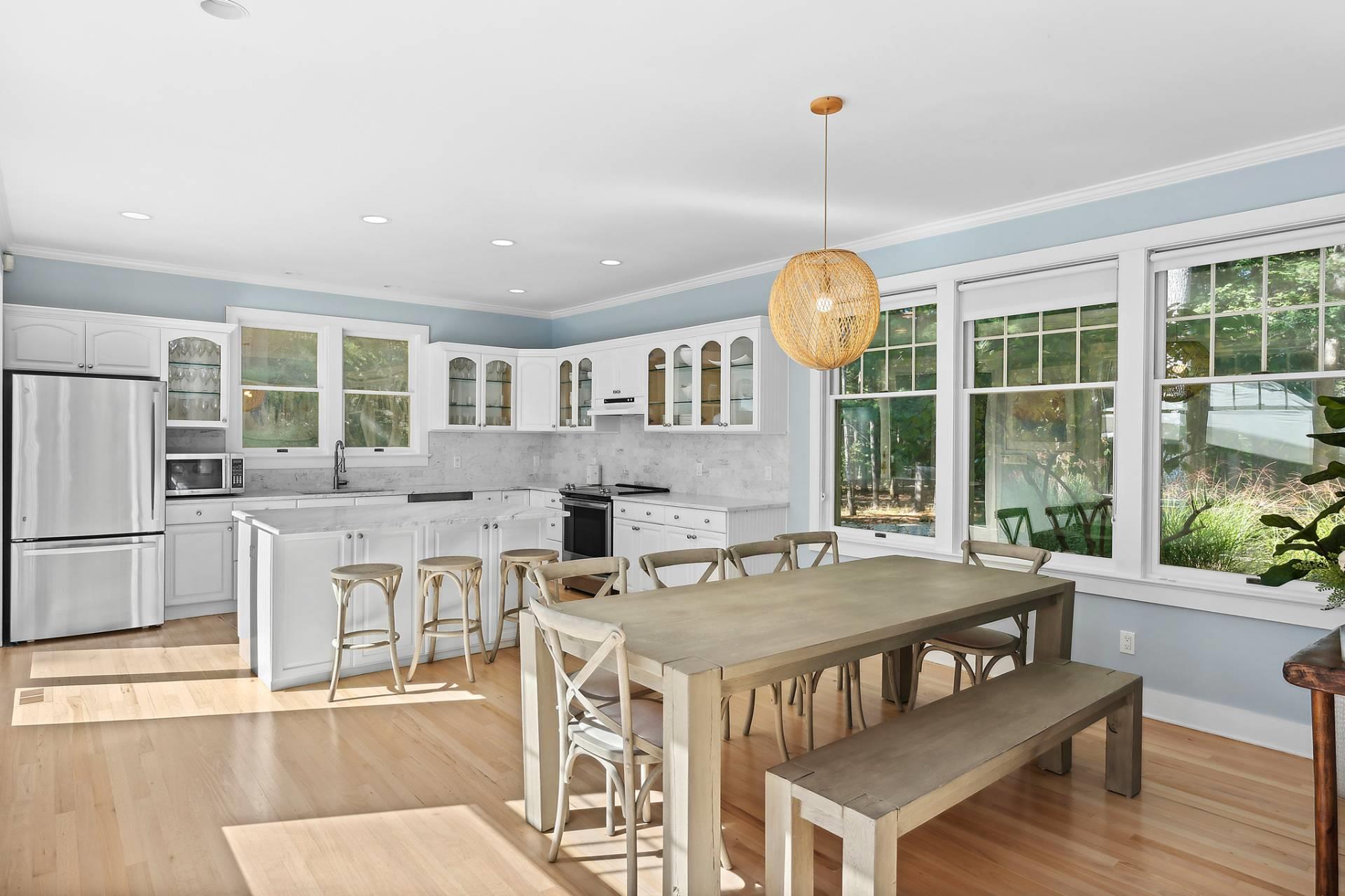 5 Spread Oak Lane, East Hampton, NY 11937