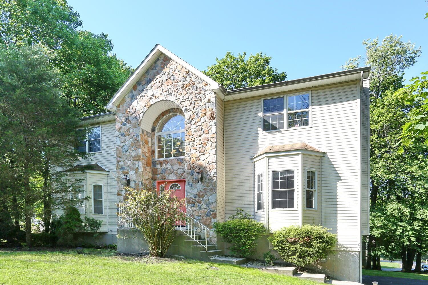 67 N Airmont Road, Suffern, NY 10901