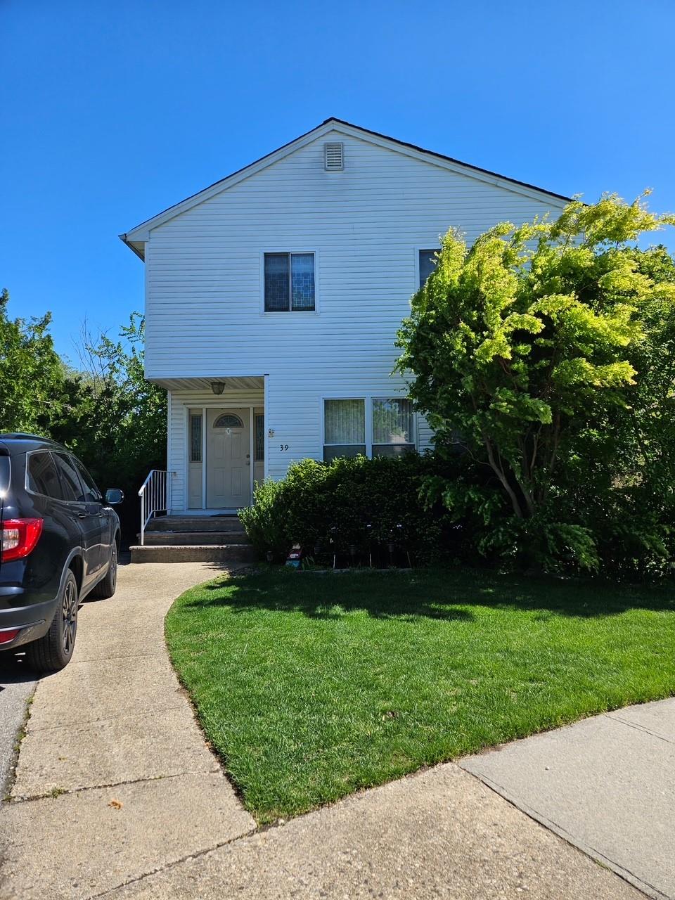 39 Smith Place, Williston Park, NY 11596