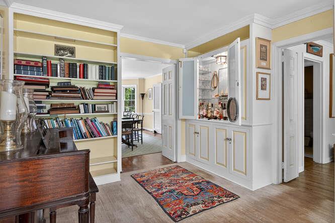 273 Bayville Road, Lattingtown, NY 11560