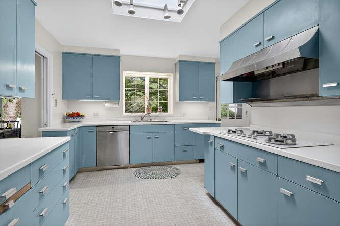 273 Bayville Road, Lattingtown, NY 11560