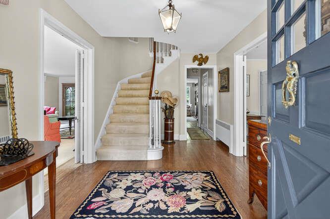 273 Bayville Road, Lattingtown, NY 11560