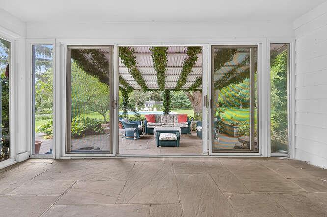 273 Bayville Road, Lattingtown, NY 11560