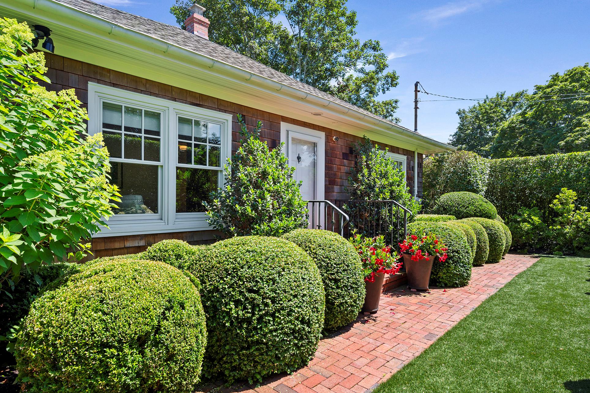 16 Miller Lane, East Hampton, NY 11937