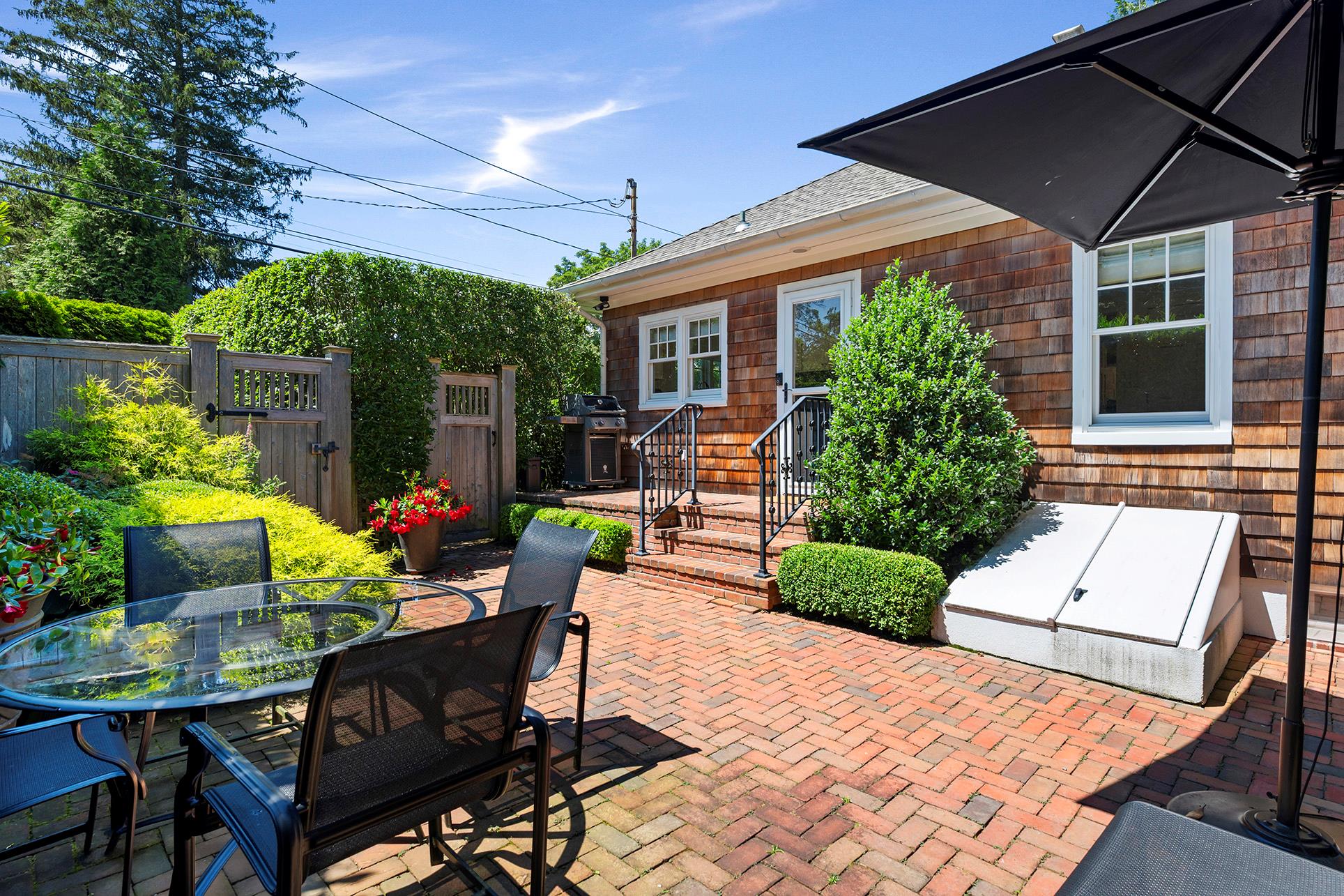 16 Miller Lane, East Hampton, NY 11937