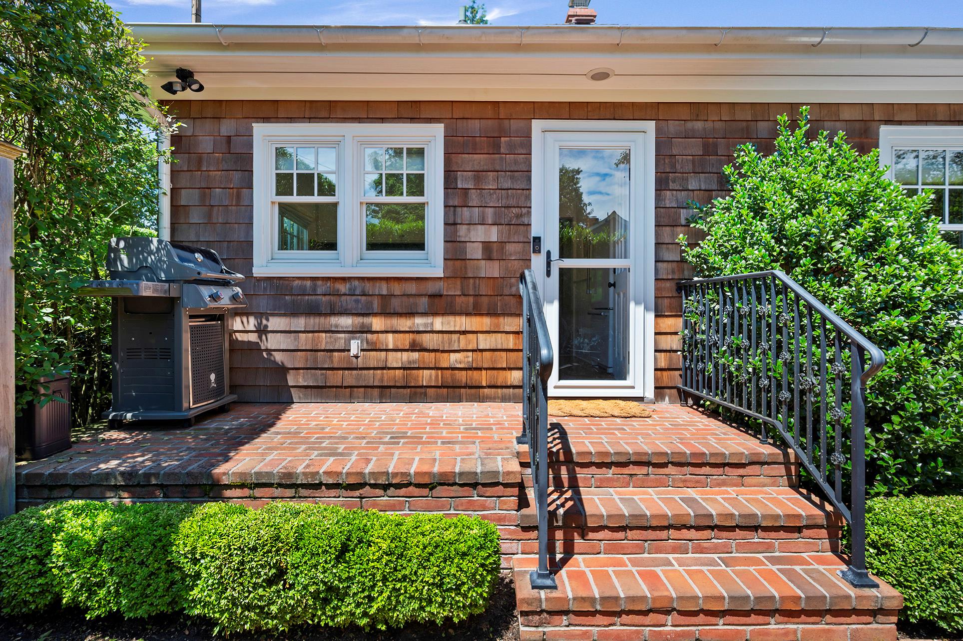 16 Miller Lane, East Hampton, NY 11937