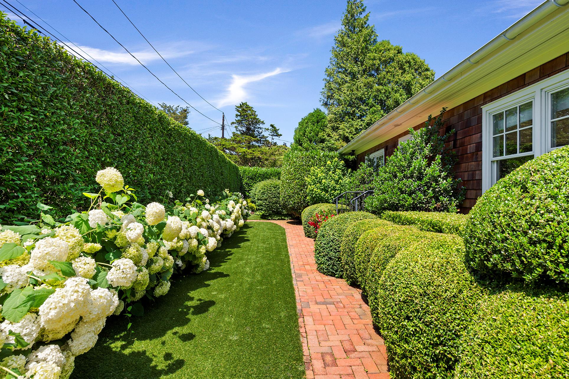 16 Miller Lane, East Hampton, NY 11937