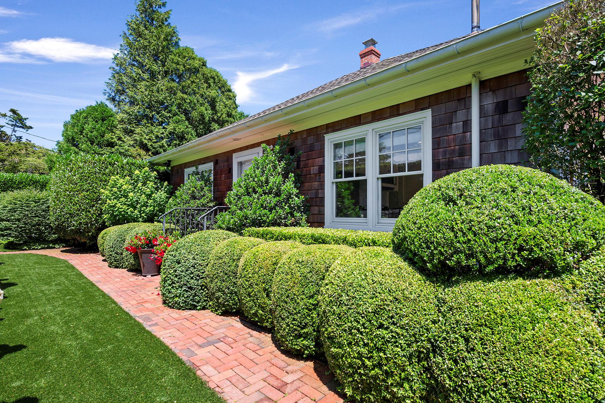 16 Miller Lane, East Hampton, NY 11937