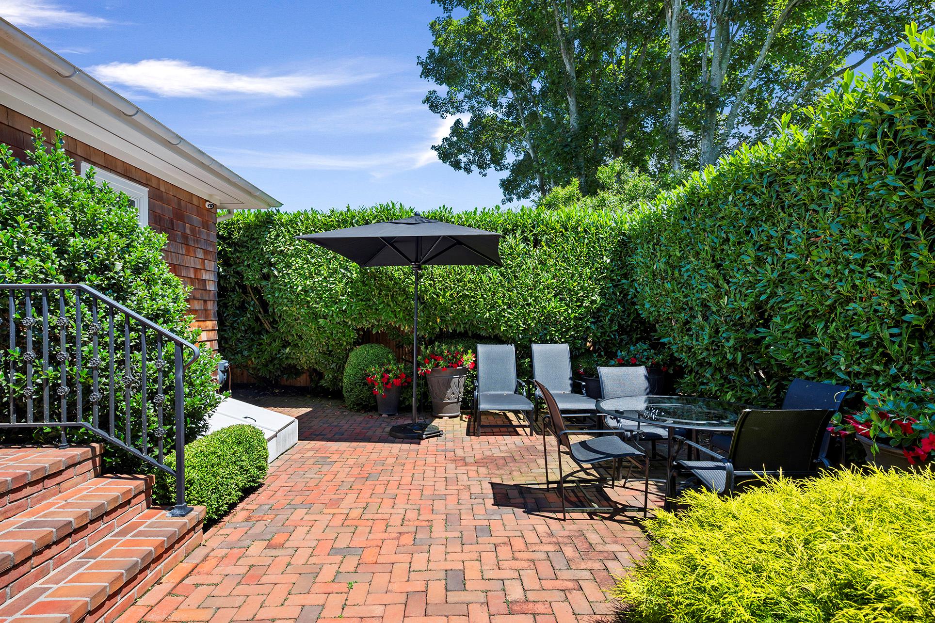 16 Miller Lane, East Hampton, NY 11937