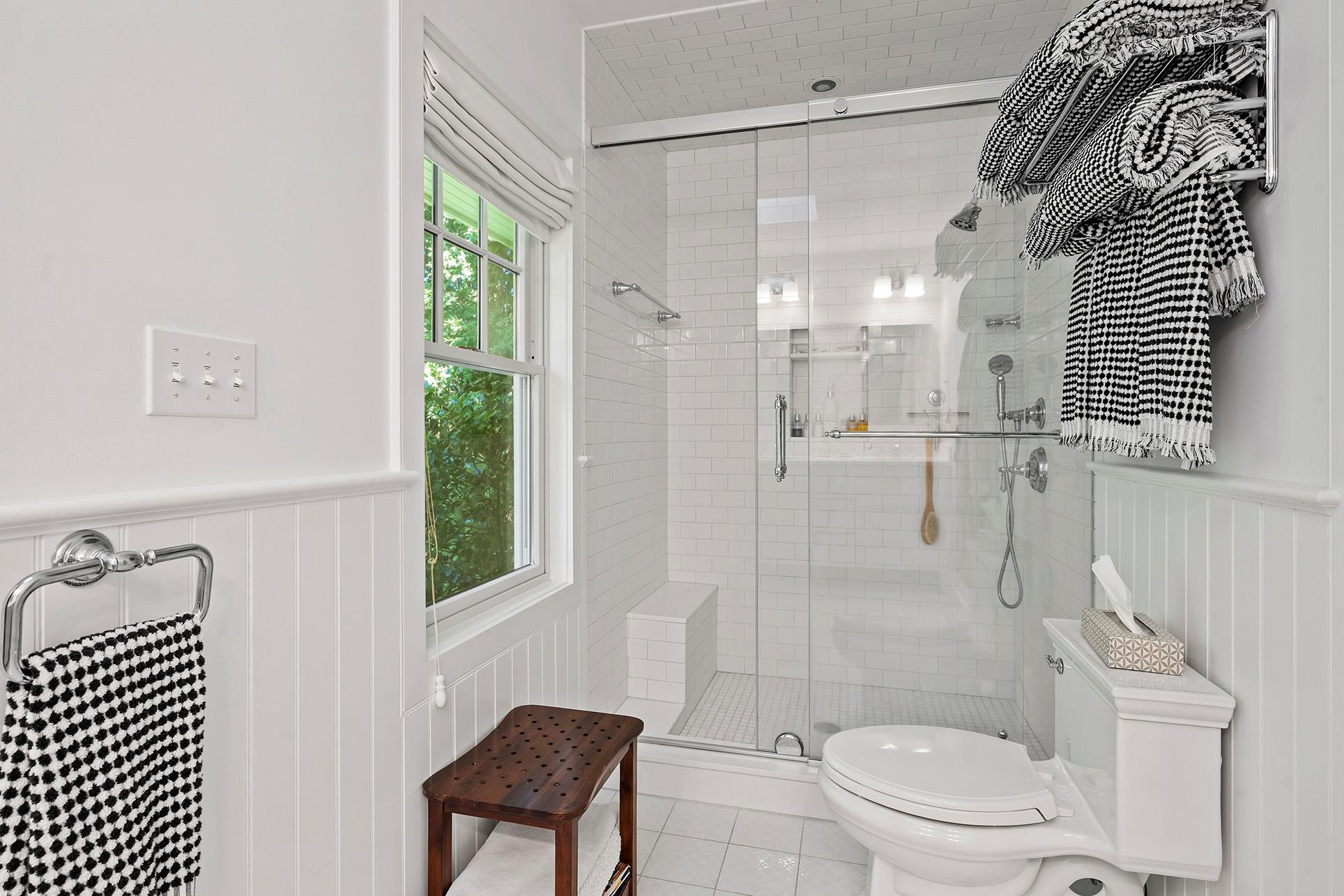 16 Miller Lane, East Hampton, NY 11937