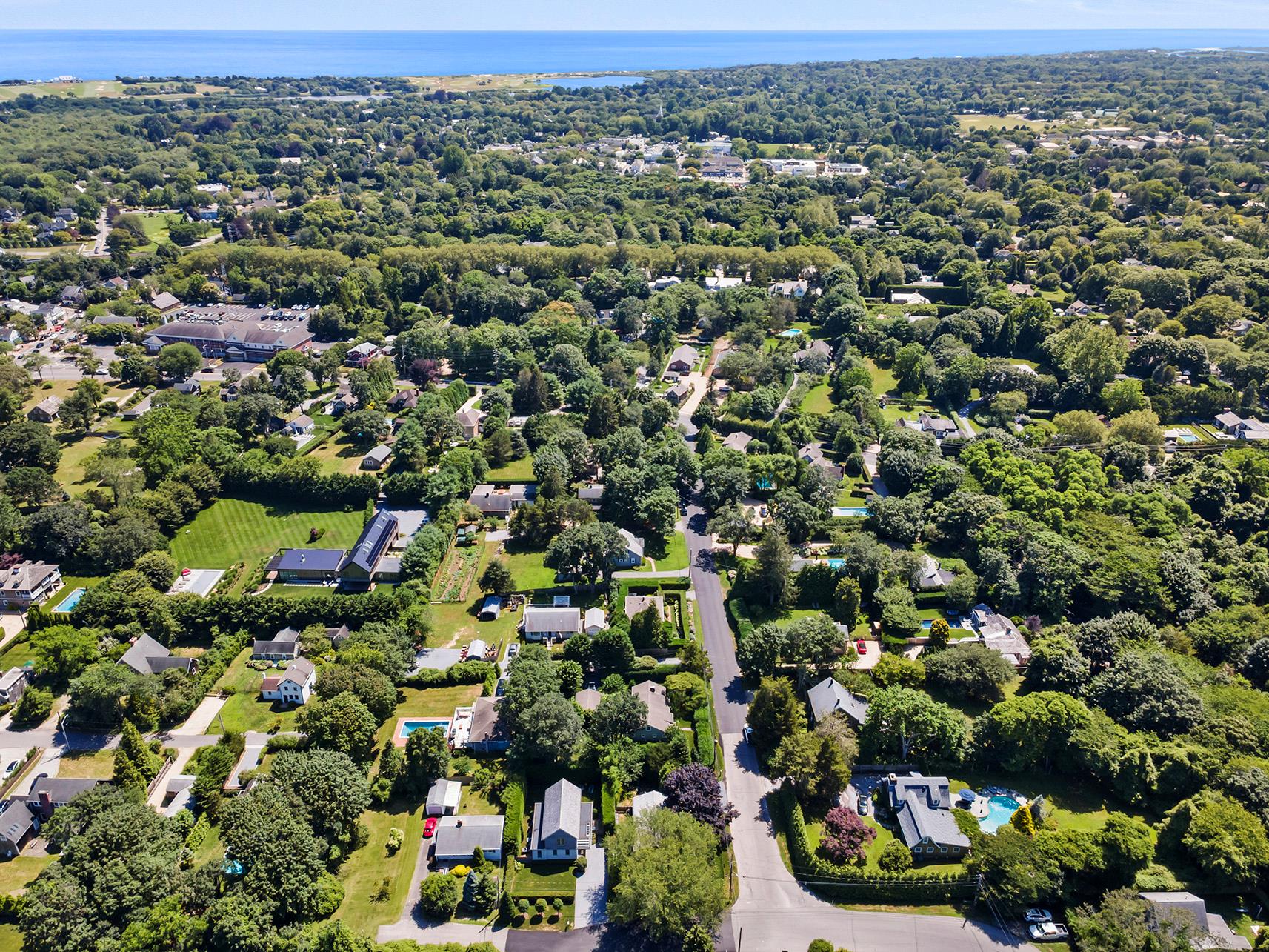 16 Miller Lane, East Hampton, NY 11937