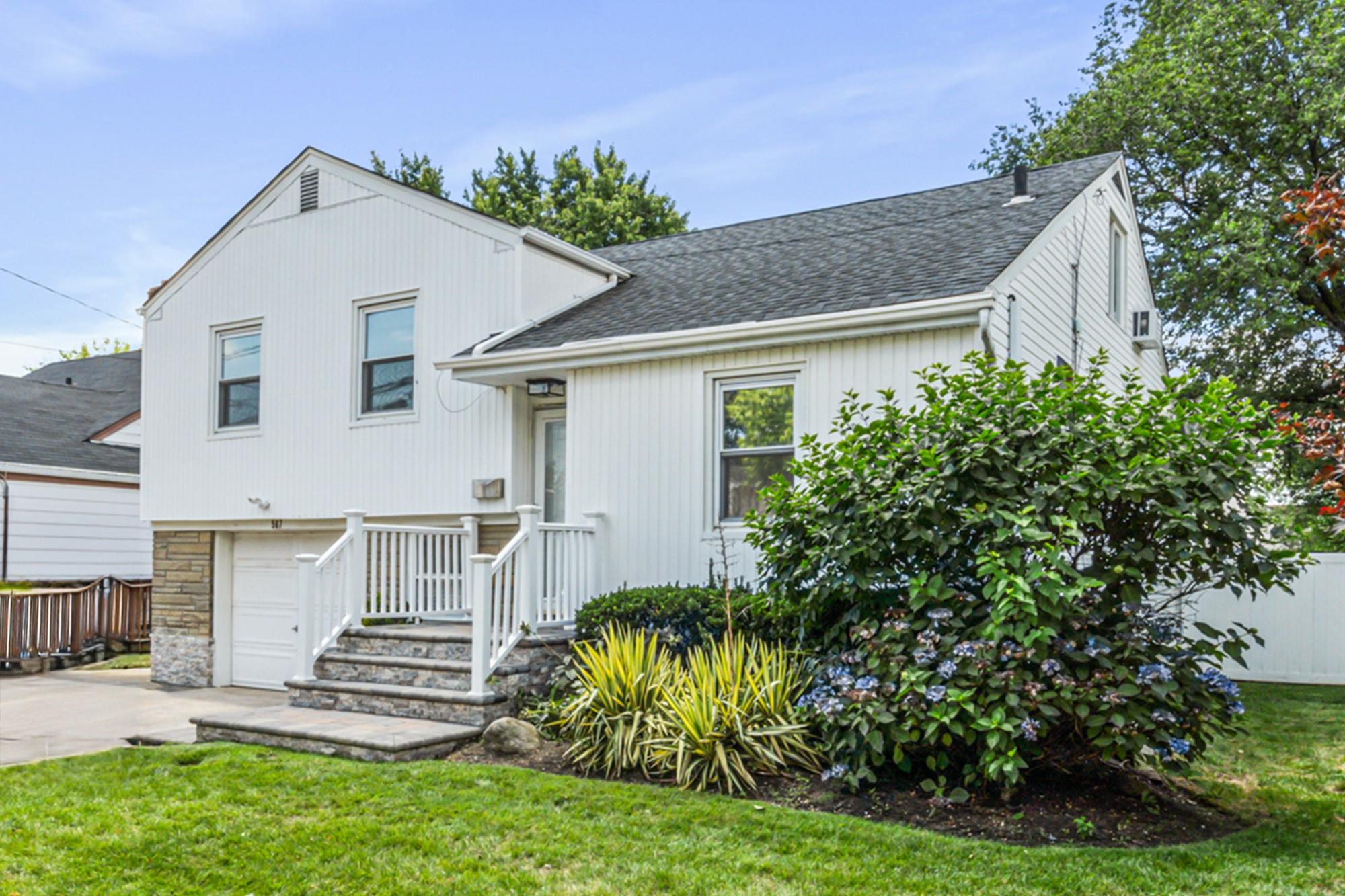 567 Oxford Road, Cedarhurst, NY 11516