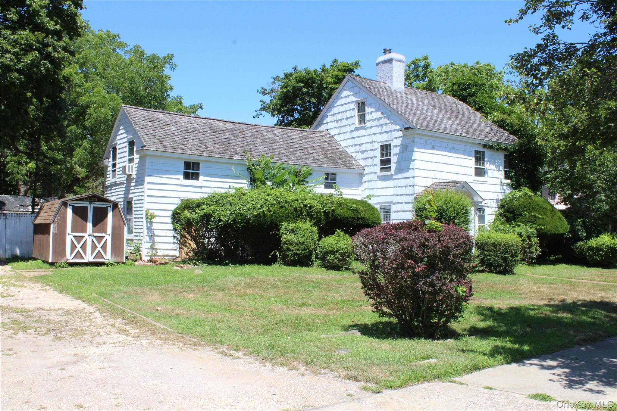 453 Montauk Highway, East Moriches, NY 11940