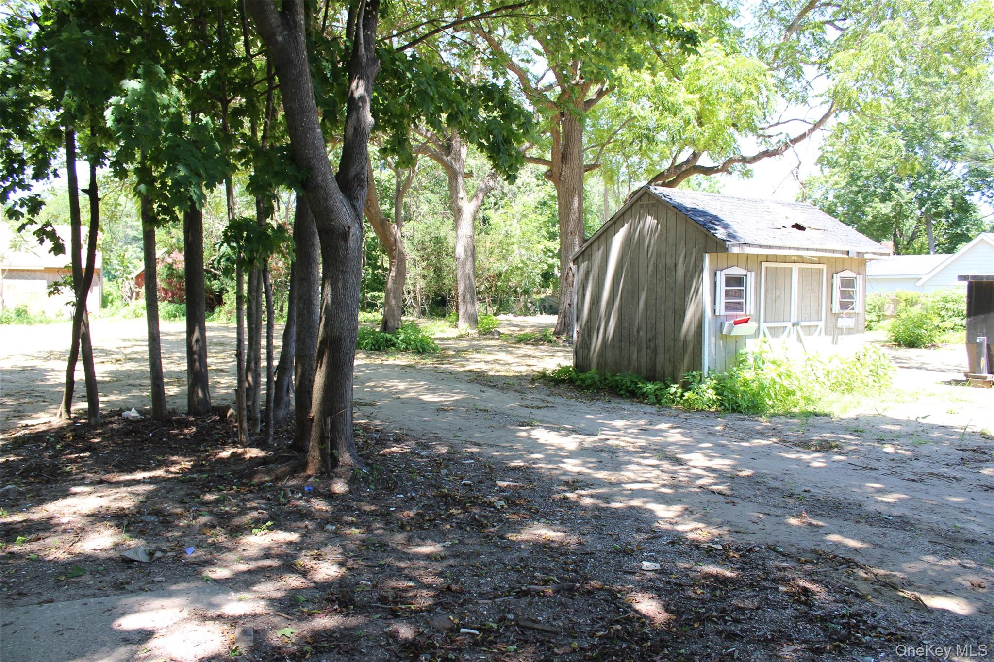 453 Montauk Highway, East Moriches, NY 11940