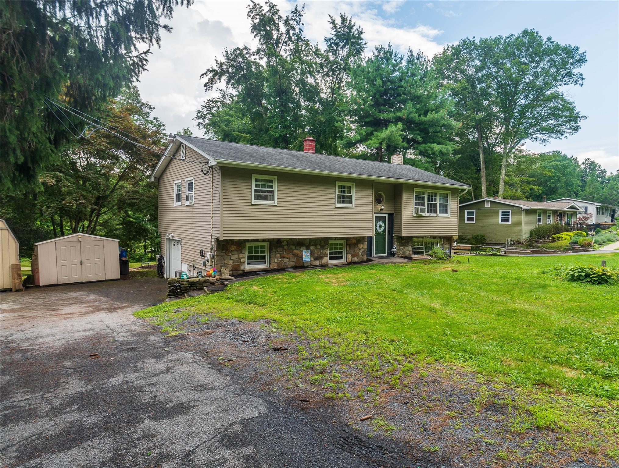 15 Kings Drive, Wallkill, NY 12589