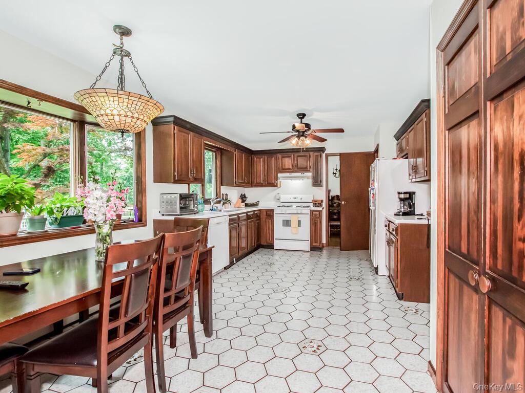 113 Buckberg Road, Tomkins Cove, NY 10980