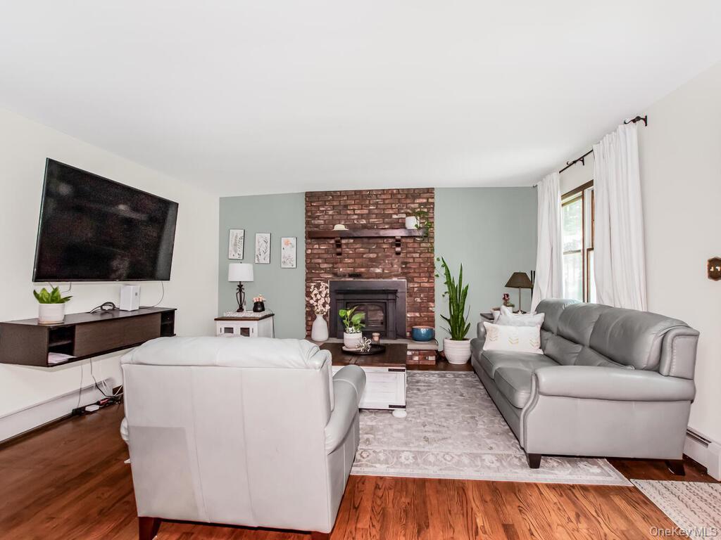 113 Buckberg Road, Tomkins Cove, NY 10980